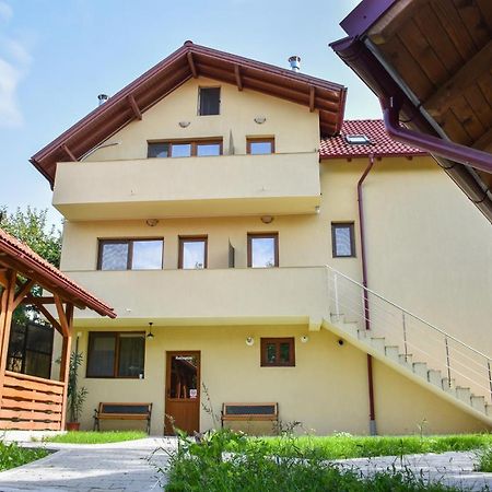 Готель Tomis House Куртя-де-Арджеш Екстер'єр фото
