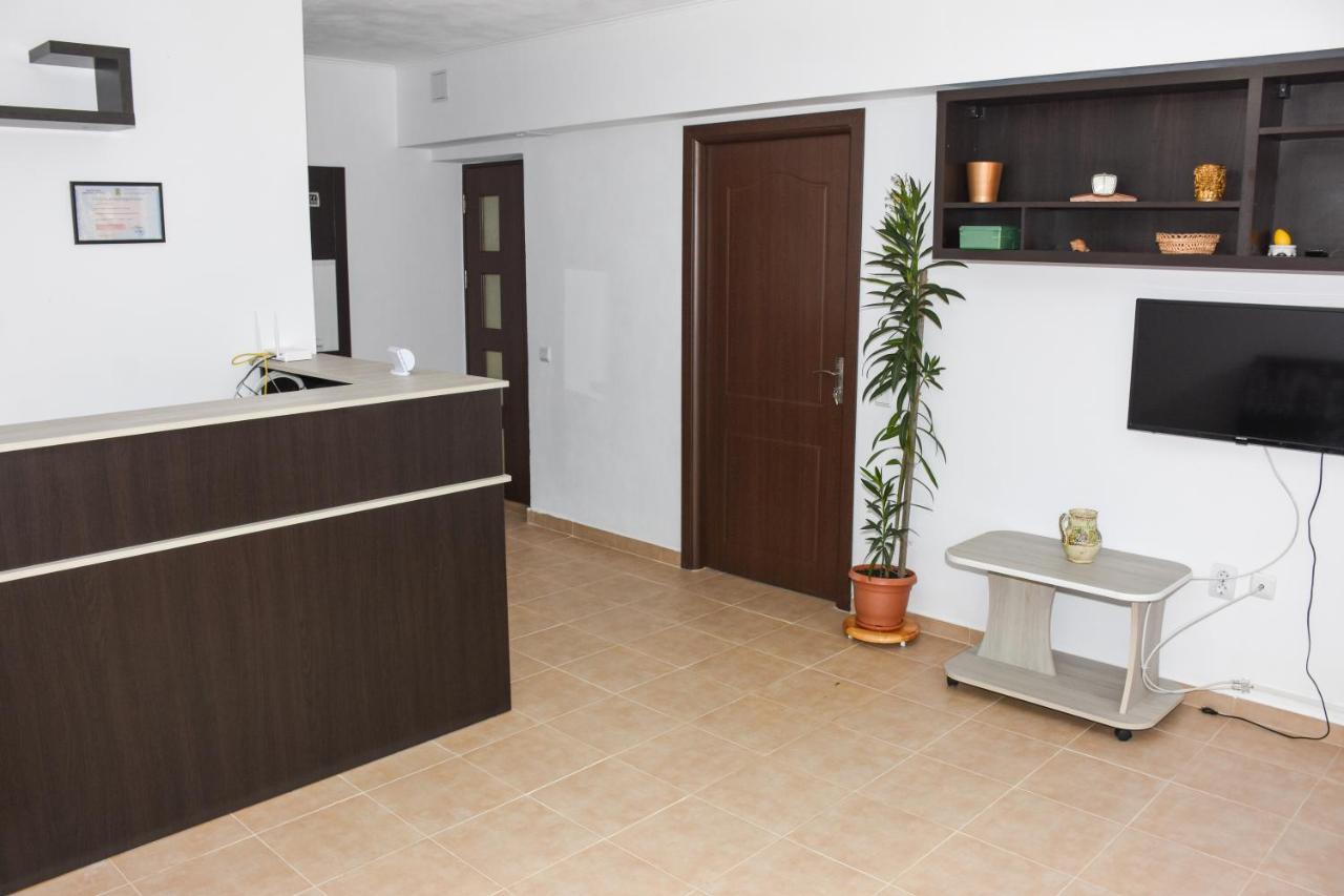 Готель Tomis House Куртя-де-Арджеш Екстер'єр фото