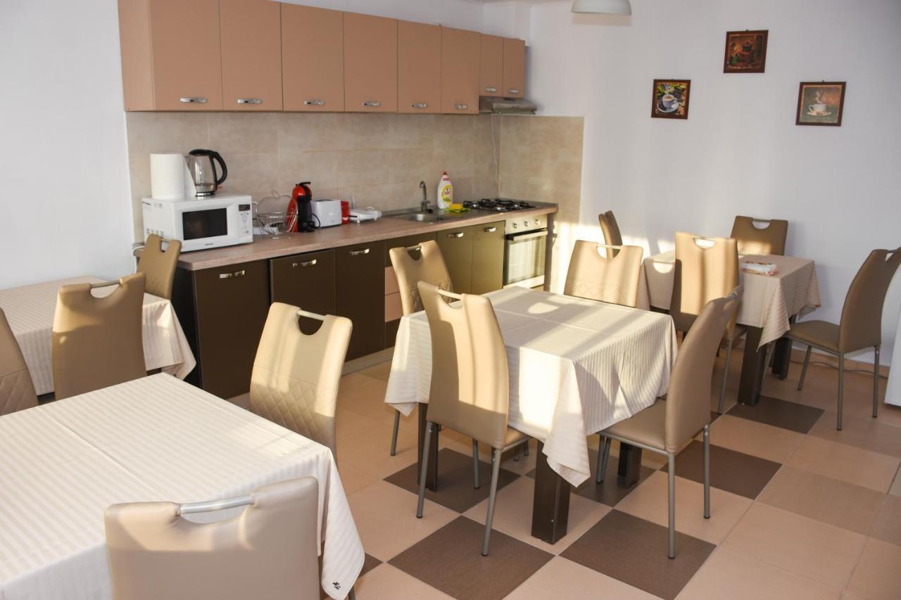Готель Tomis House Куртя-де-Арджеш Екстер'єр фото