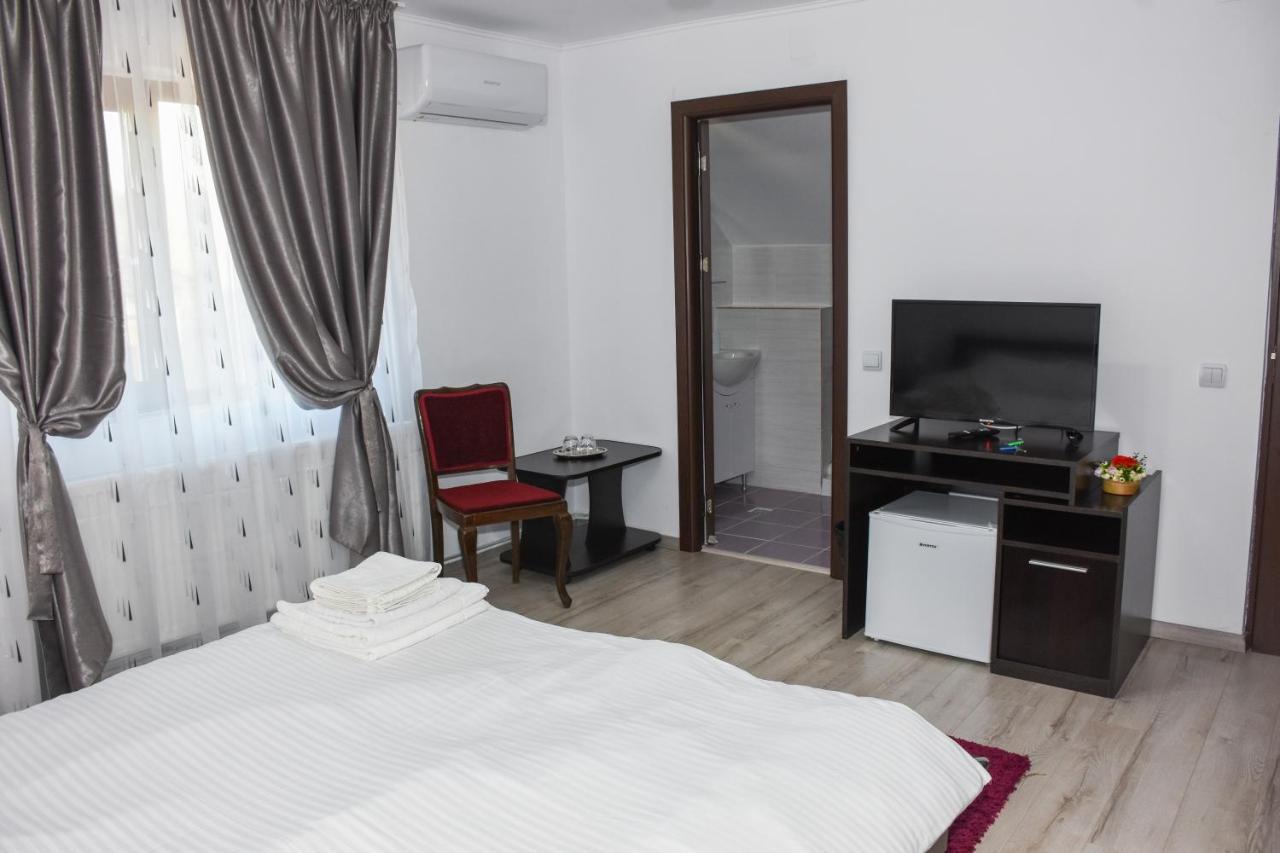 Готель Tomis House Куртя-де-Арджеш Екстер'єр фото