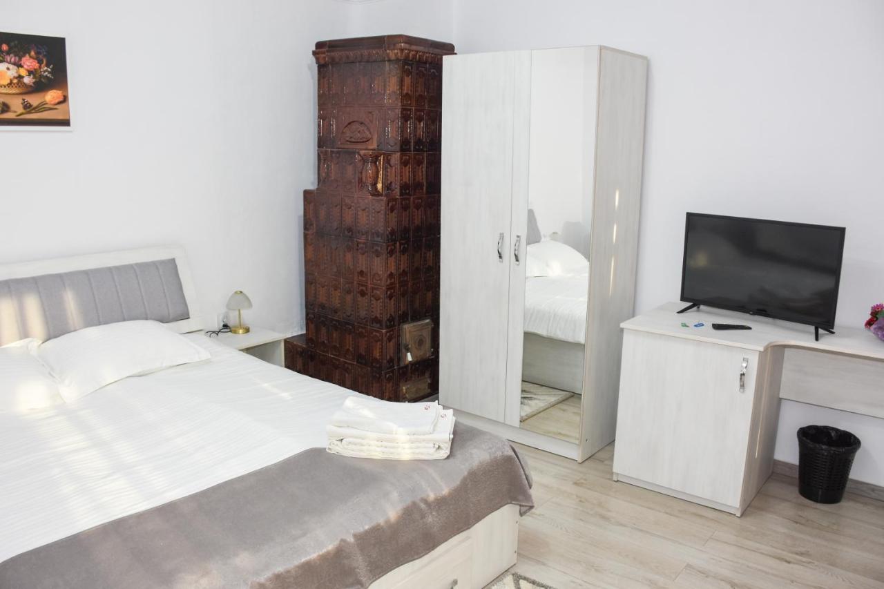 Готель Tomis House Куртя-де-Арджеш Екстер'єр фото