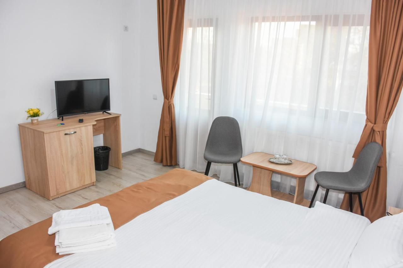 Готель Tomis House Куртя-де-Арджеш Екстер'єр фото