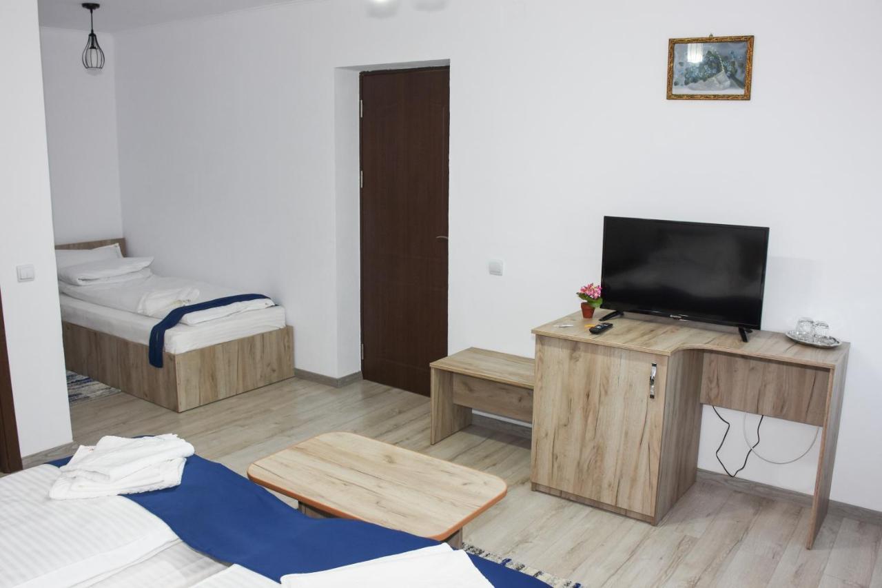 Готель Tomis House Куртя-де-Арджеш Екстер'єр фото