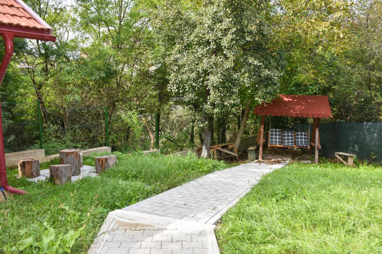 Готель Tomis House Куртя-де-Арджеш Екстер'єр фото
